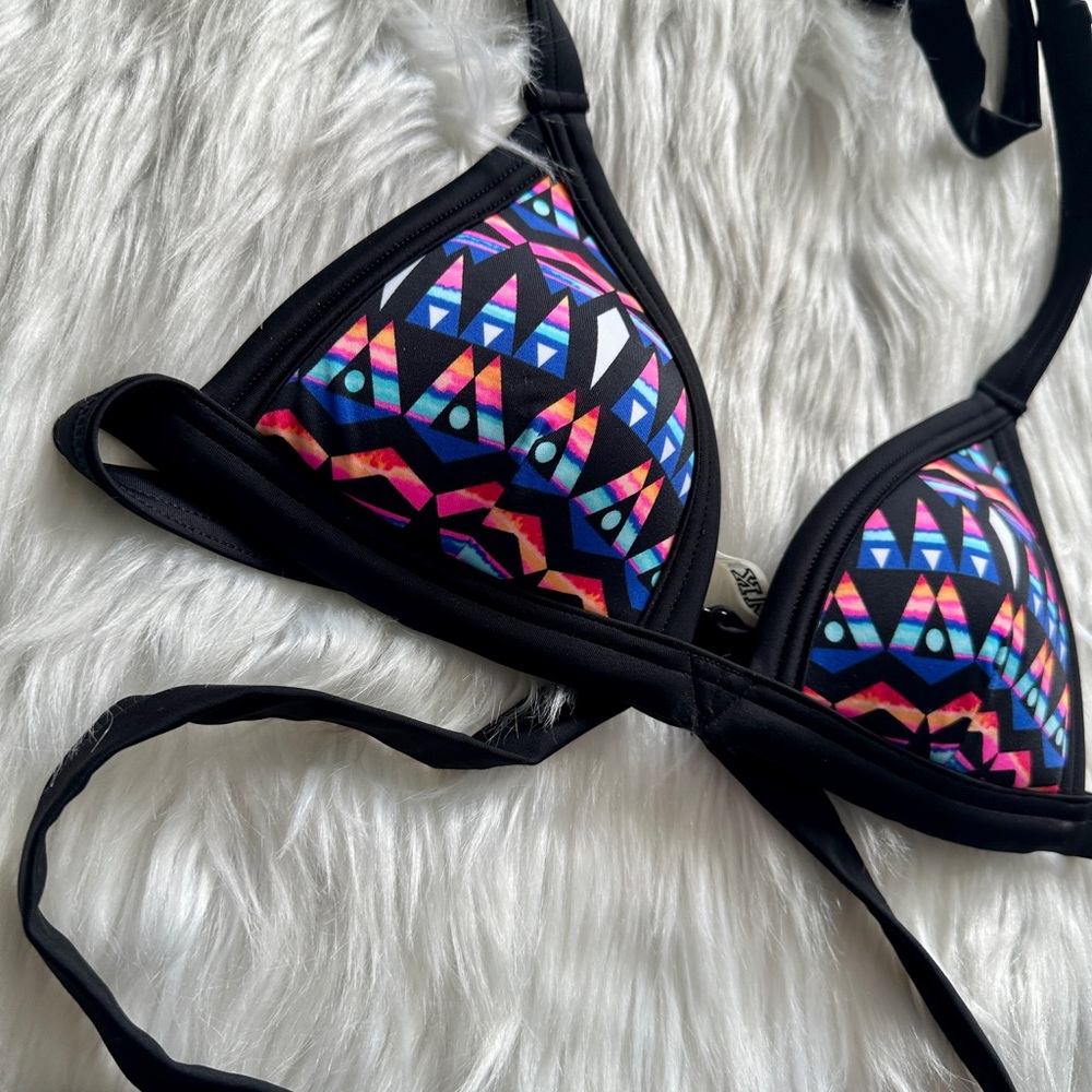 *sold* Victoria’s Secret Bikini Top - Picture 4 of 7